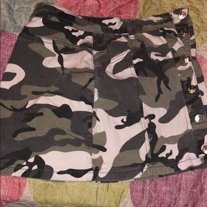 Camo skirt high rise